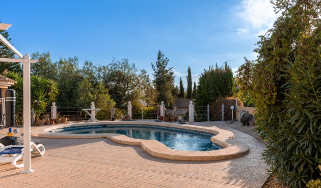 Brukt - Villa -
Busot - Costa Blanca