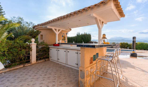 Brukt - Villa -
Busot - Costa Blanca