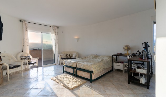 Brukt - Villa -
Busot - Costa Blanca