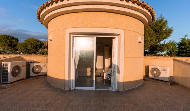 Brukt - Villa -
Busot - Costa Blanca