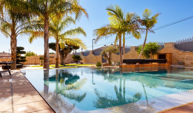 Brukt - Villa -
San Vicente del Raspeig - Inland