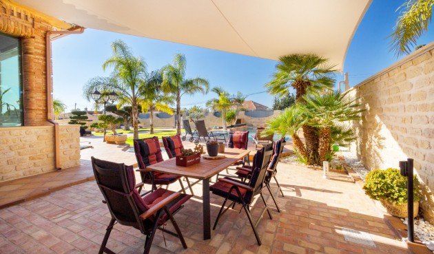 Brukt - Villa -
San Vicente del Raspeig - Inland