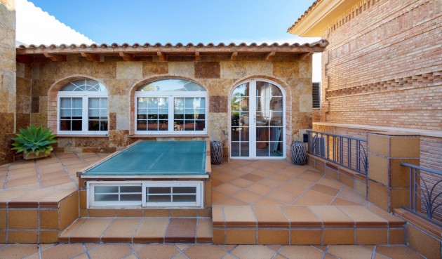 Brukt - Villa -
San Vicente del Raspeig - Inland