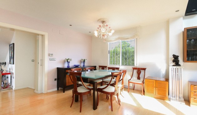 Brukt - Villa -
San Vicente del Raspeig - Inland