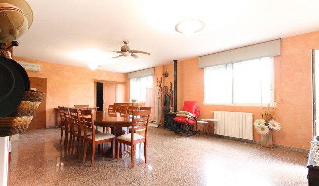 Brukt - Villa -
San Vicente del Raspeig - Inland