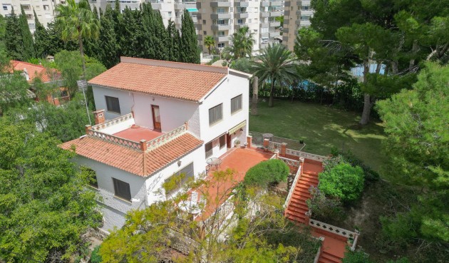 Brukt - Villa -
El Campello - Costa Blanca