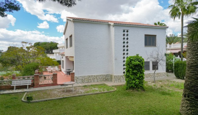 Brukt - Villa -
El Campello - Costa Blanca