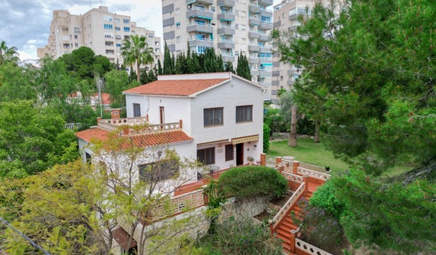 Brukt - Villa -
El Campello - Costa Blanca