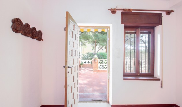 Brukt - Villa -
El Campello - Costa Blanca