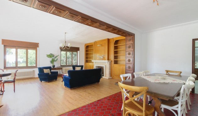 Brukt - Villa -
El Campello - Costa Blanca