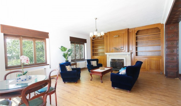 Brukt - Villa -
El Campello - Costa Blanca