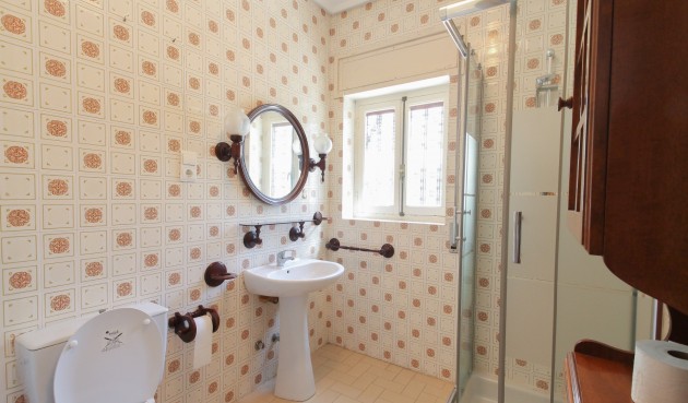 Brukt - Villa -
El Campello - Costa Blanca