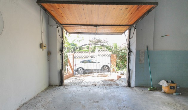 Brukt - Villa -
El Campello - Costa Blanca