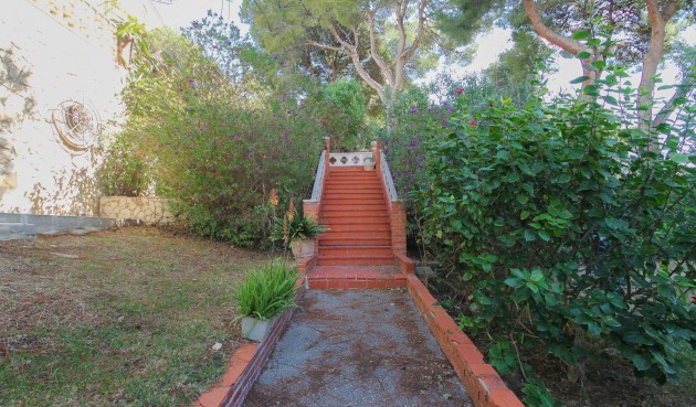 Brukt - Villa -
El Campello - Costa Blanca