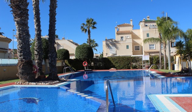 Brukt - Villa -
Villamartin - Costa Blanca