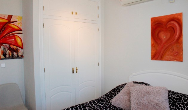 Brukt - Villa -
Villamartin - Costa Blanca