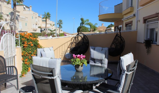 Brukt - Villa -
Villamartin - Costa Blanca