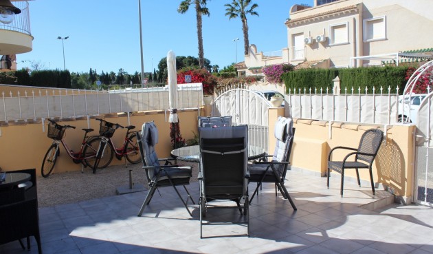 Brukt - Villa -
Villamartin - Costa Blanca
