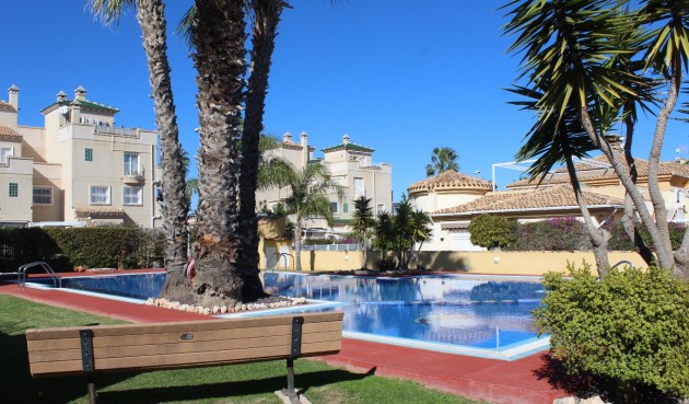 Brukt - Villa -
Villamartin - Costa Blanca