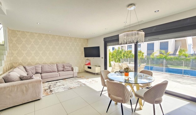 Brukt - Villa -
Rojales - Cuidad Quesada