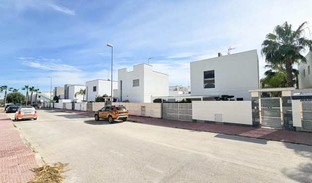 Brukt - Villa -
Rojales - Cuidad Quesada