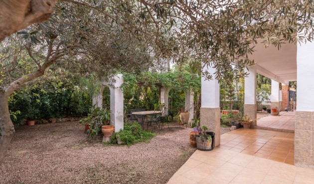 Brukt - Villa -
Hondón de las Nieves - Inland