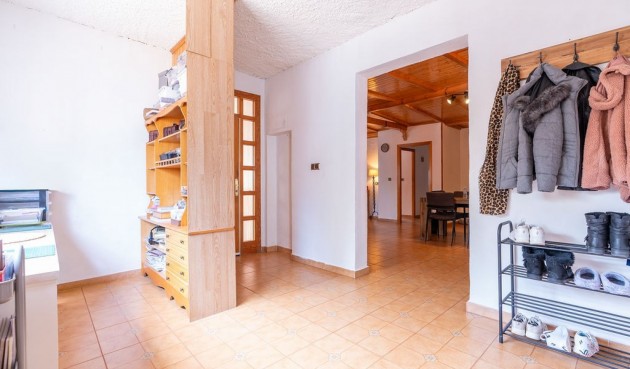 Brukt - Villa -
Hondón de las Nieves - Inland