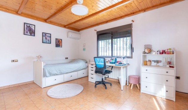 Brukt - Villa -
Hondón de las Nieves - Inland