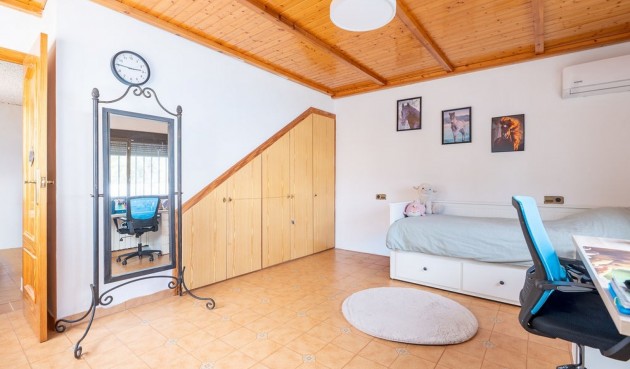 Brukt - Villa -
Hondón de las Nieves - Inland