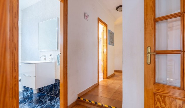 Brukt - Villa -
Hondón de las Nieves - Inland