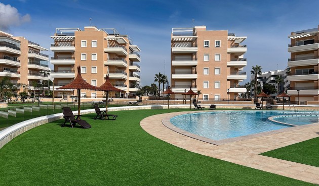 Brukt - Apartment -
El Raso - Costa Blanca