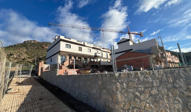 Nybygg - Town House -
La Union - centro