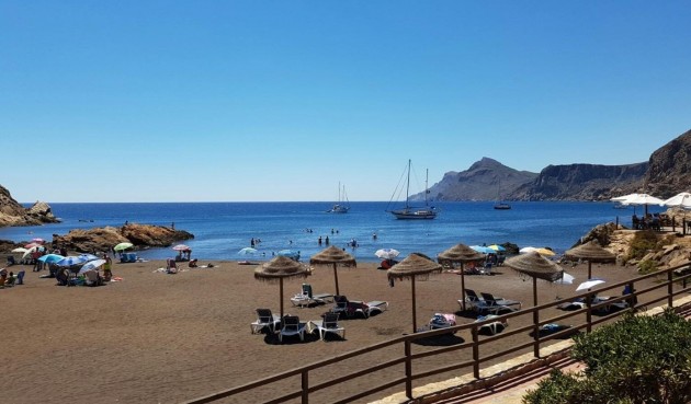 Nybygg - Town House -
La Union - centro