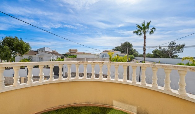 Brukt - Villa -
Orihuela Costa - Costa Blanca