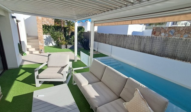 Brukt - Villa -
Cabo Roig - Costa Blanca
