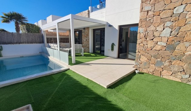 Brukt - Villa -
Cabo Roig - Costa Blanca