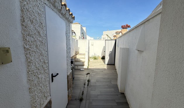 Brukt - Villa -
Villamartin - Costa Blanca