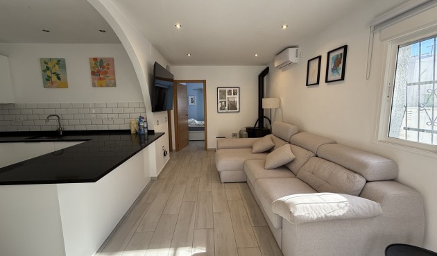 Brukt - Villa -
Villamartin - Costa Blanca