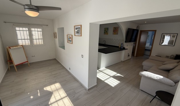 Brukt - Villa -
Villamartin - Costa Blanca