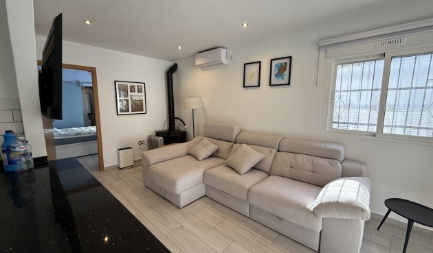 Brukt - Villa -
Villamartin - Costa Blanca