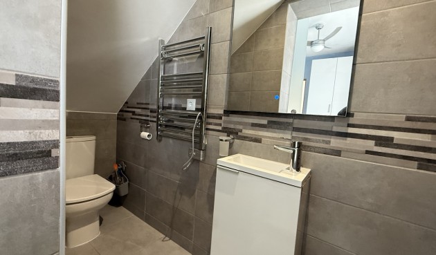 Brukt - Villa -
Villamartin - Costa Blanca