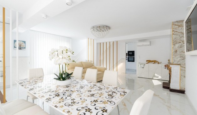 Resale - Town House -
Torrevieja - Punta Prima