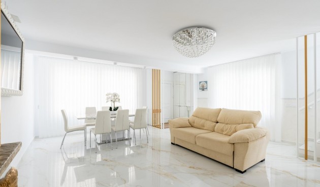 Resale - Town House -
Torrevieja - Punta Prima