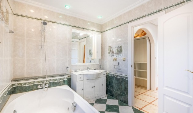 Återförsäljning - Villa -
Torrevieja - El Chaparral