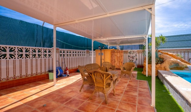 Återförsäljning - Villa -
Torrevieja - El Chaparral