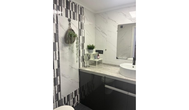 Brukt - Apartment -
Torrevieja - Centro