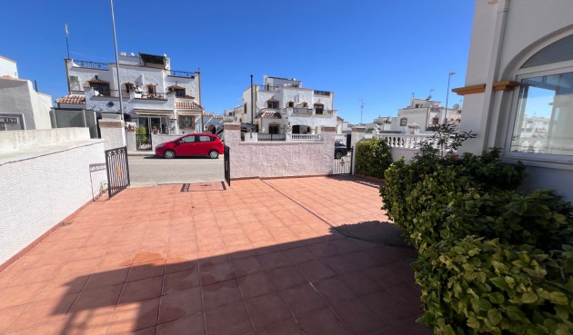 Brukt - Villa -
Orihuela - Inland