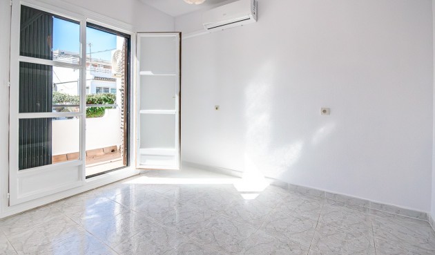 Reventa - Villa -
San Miguel de Salinas - Inland