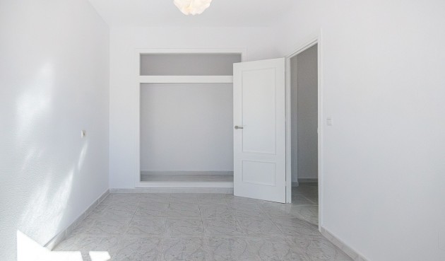 Reventa - Villa -
San Miguel de Salinas - Inland