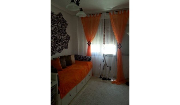 Brukt - Tosidig -
Orihuela Costa - PAU 8